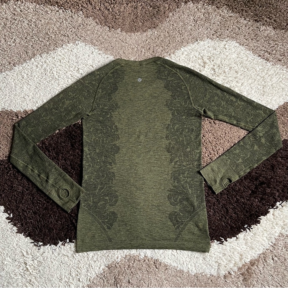 RARE Lululemon Swiftly Tech Long Sleeve Crew Sz 8 In Black / Brave Olive - Picture 8 of 9